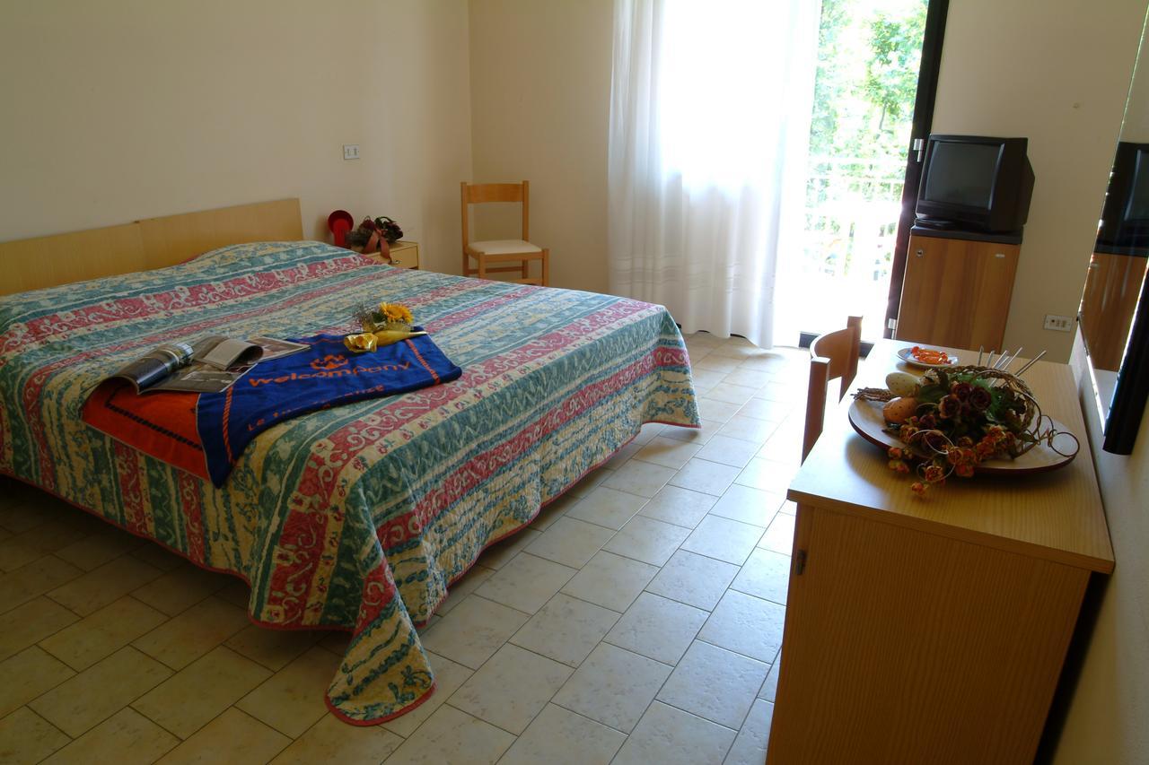 B&B Domus Mea Cesena Bagian luar foto